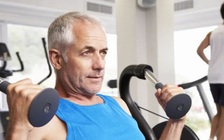 4 thói quen tuổi 50 tuổi cần tránh khi tập thể dục