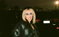 Miley Cyrus ám chỉ chồng cũ Liam Hemsworth lừa dối qua ca khúc 'Muddy Feet'