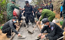 Thiếu tướng CSCĐ xắn tay làm đường, trồng cây hưởng ứng Tháng Thanh niên