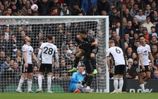 Ngoại hạng Anh: Thắng dễ Fulham, Arsenal giữ vững ngôi đầu