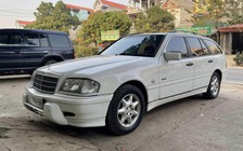 Xe hiếm Mercedes C220d dáng wagon, máy dầu 23 năm tuổi tại Việt Nam