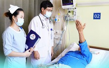 TP.HCM: Cụ ông đang tưới cây thì đột ngột liệt nửa người, ngã quỵ