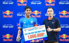 ‘Chàng Ramos’ Nguyễn Văn Tấn Đạt: ‘Giải thưởng cầu thủ xuất sắc là động lực phấn đấu’