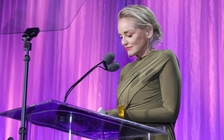 Sharon Stone tuyên bố 'mất một nửa tiền đầu tư do ngân hàng sụp đổ'