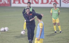 HLV Troussier giao trọng trách lớn cho đội U.23 Việt Nam