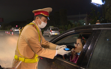 Vi phạm nồng độ cồn kịch khung, 2 nữ tài xế nghĩ về khuya không có CSGT