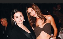 Hailey Bieber cầu cứu Selena Gomez khi liên tục bị dọa giết