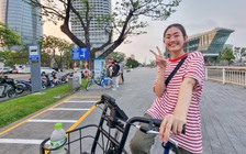 Người trẻ thích thú với xe đạp công cộng: 'Đến Đà Nẵng thì phải đạp xe'