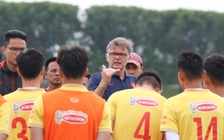 HLV Troussier: 'Tôi chịu trách nhiệm, cầu thủ không cần lo về kết quả'