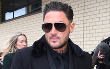 Ngôi sao truyền hình thực tế Stephen Bear bị bỏ tù 21 tháng vì video sex