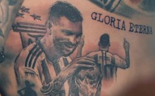 Otamendi lên tiếng về hành động 'độc lạ', xăm hình Messi mừng chức vô địch World Cup