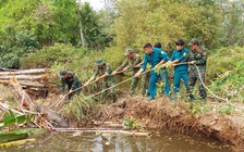 Tá hỏa phát hiện quả bom còn nguyên ngòi nổ trong lúc xây nhà