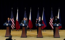 Mỹ hứa bảo vệ Philippines, lên kế hoạch tập trận chung ở Biển Đông