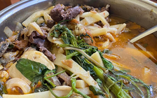 Hà Nội: Đình chỉ nhà hàng bị tố cho khách ăn nồi lẩu ếch thừa