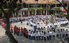 Diễn biến mới nhất của vụ việc giám thị yêu cầu học sinh cởi đồ