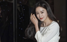 Kim Tae Hee đẹp rạng rỡ ở tuổi 43