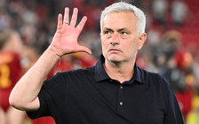 Đội bóng của HLV Mourinho thắng đẹp, áp sát tốp 4