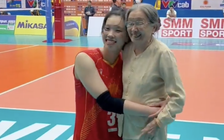 Khoảnh khắc xúc động khiến thủ quân đội tuyển bóng chuyền nữ Việt Nam bật khóc