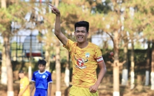 Trung vệ 1,91 m của HAGL lên tập trung U.17 Việt Nam