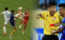Quyết định lạ lùng của trọng tài Trương Hồng Vũ dù thủ môn CLB Khánh Hòa không lỗi