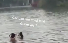 Công an làm việc với 2 người 'tắm tiên' ở hồ Hoàn Kiếm