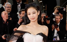 Jennie (BlackPink) đọ sắc con gái Johnny Depp trên thảm đỏ Cannes