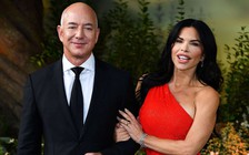 Tỉ phú Jeff Bezos đính hôn với bạn gái phóng viên