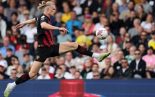 Ngả mũ thán phục trước những kỷ lục 'dội bom' của Haaland