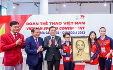 Phó thủ tướng Trần Lưu Quang tiếp lửa đoàn thể thao Việt Nam