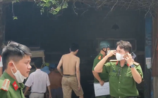 Xưởng gỗ bốc cháy giữa trưa ở TP.Thủ Đức