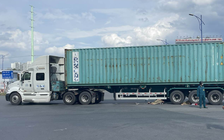 Gặp tai nạn trên đường đi phụ hồ ở TP.HCM, cha tử vong, con trai bị thương