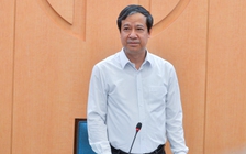 Bộ trưởng GD-ĐT: 'Thí sinh không bơi được qua ngập để vào phòng thi rất đáng ngại'