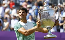 Djokovic mất ngôi số 1 thế giới về tay Alcaraz trước thềm giải Wimbledon