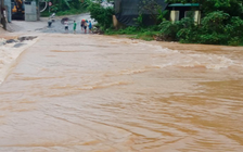 1 người mất tích, 40 ngôi nhà hư hỏng do lũ quét, sạt lở đất