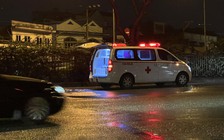 Băng qua QL1, người bán vé số bị xe container tông tử vong