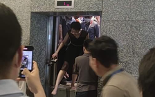 Thang máy tòa nhà Keangnam dừng đột ngột do mất điện, nhiều người mắc kẹt