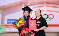 Đôi bạn thủ khoa chung trường, người muốn làm lập trình viên, người muốn làm luật sư