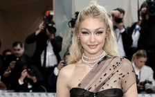 Động thái của Gigi Hadid sau bê bối bị bắt vì tàng trữ cần sa