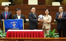 Chủ tịch Quốc hội phát động giải bóng đá dành cho công nhân Việt Nam