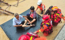 Thủ đô Trung Quốc cảnh báo mưa lũ lớn sau bão Doksuri