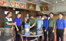 Hành trình về quê hương cách mạng