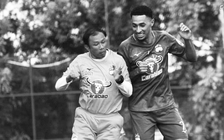 Đau lòng tai nạn thảm khốc, xe chở 3 thành viên đội HAGL bị 2 xe tải đâm