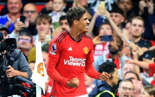 M.U may mắn vượt qua Wolves ở trận ra quân Ngoại hạng Anh mùa mới