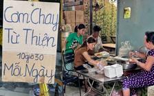 Lan tỏa trên mạng xã hội: Gia đình 3 thế hệ chung tay giúp người khó khăn