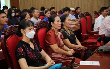 Thanh niên hỗ trợ người cao tuổi phòng, chống thông tin xấu, độc trên không gian mạng