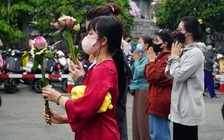 Lễ Vu Lan: Đến chùa cầu mong bình an, hạnh phúc cho cha mẹ đang ở quê