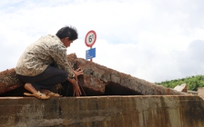 Đắk Nông: Phong tỏa đường giao thông qua hồ chứa nước vì hàng loạt vết nứt gãy