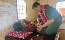 Tàu cá bị tàu chở hàng tông chìm, 3 ngư dân thoát chết