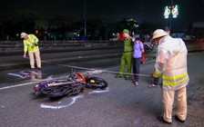 Người đàn ông chạy xe máy ngã xuống đường bị xe container cán tử vong