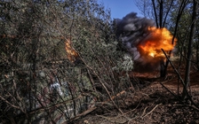 Nga và Ukraine cứng rắn răn đe lẫn nhau